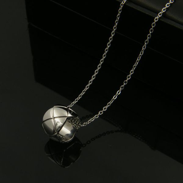 2020 arcuate lacing small cylinder love chain necklace for women men jewelry with rose gold silver plated long chain necklace mens jewelry
2020 arcuate lacing small cylinder love chain necklace for women men jewelry with rose gold silver plated long chain necklace mens jewelry