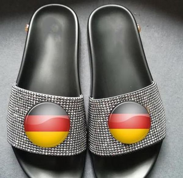 designer-mmer fashion casual shoes slippers v series size 35-45 with box, Black
designer-mmer fashion casual shoes slippers v series size 35-45 with box, Black