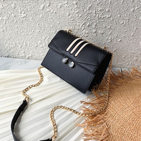 new women's bag fashion ladies bag women's korean version of the trend of the striped diagonal package chain
new women's bag fashion ladies bag women's korean version of the trend of the striped diagonal package chain