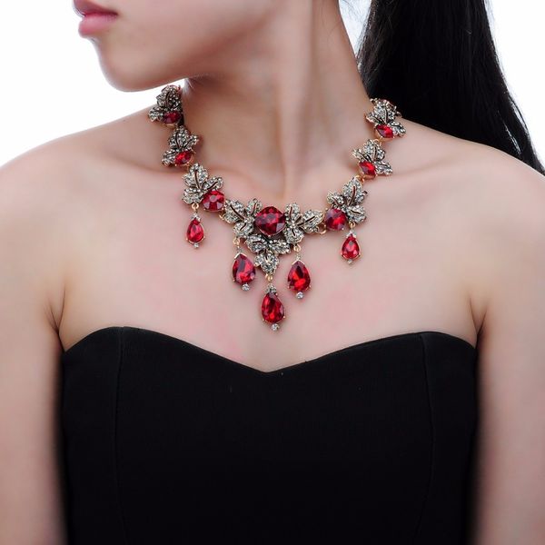 vintage gold chain white glass crystal collar statement pendant bib necklace new glass rhinestones women party necklaces, Silver
vintage gold chain white glass crystal collar statement pendant bib necklace new glass rhinestones women party necklaces, Silver