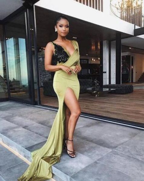 2020 spaghetti v neck sleeveless evening dresses mermaid side split black lace applique prom party gowns, Black;red
2020 spaghetti v neck sleeveless evening dresses mermaid side split black lace applique prom party gowns, Black;red