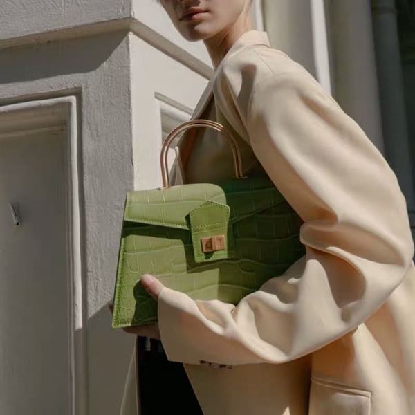 metal handle handbag alligator shoulder bag pu leather messenger bag square crossbody bags women bags leather
metal handle handbag alligator shoulder bag pu leather messenger bag square crossbody bags women bags leather