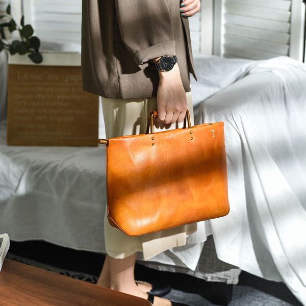 vintage handmade leather female bag metal handle handbag cowhide shoulder messenger bag
vintage handmade leather female bag metal handle handbag cowhide shoulder messenger bag