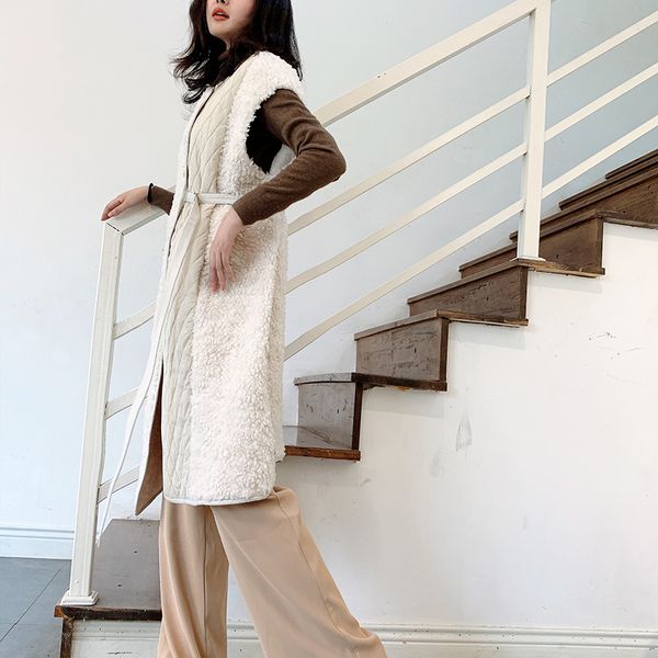 imported lamb wool horsehair shearing new fur coat for winter 2019 female middle and long vest ins of the same style, Black
imported lamb wool horsehair shearing new fur coat for winter 2019 female middle and long vest ins of the same style, Black