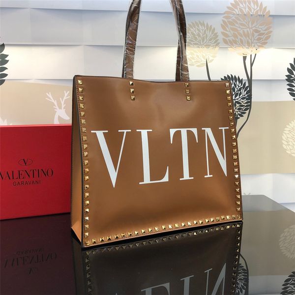 De igner luxury handbag pur e women luxury de igner women handbag fa hion bag lady handbag pur e houlder tote clutch wallet backpack
De igner luxury handbag pur e women luxury de igner women handbag fa hion bag lady handbag pur e houlder tote clutch wallet backpack