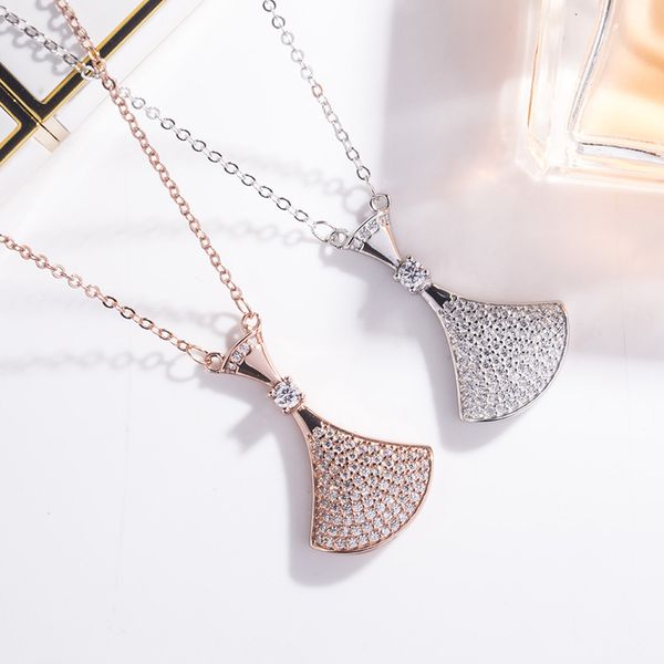s925 sterling silver small skirt with full diamond double-layer fan pendant female small fan rose gold necklace with diamond collarbone
s925 sterling silver small skirt with full diamond double-layer fan pendant female small fan rose gold necklace with diamond collarbone