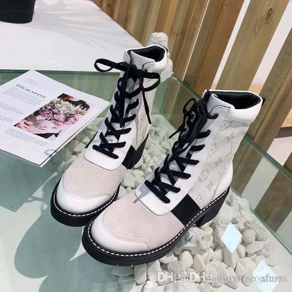 2020 latest women's fall winter martin boots winter thick bottom desert boots martin boots leather printed calfskin size 35-41, Black
2020 latest women's fall winter martin boots winter thick bottom desert boots martin boots leather printed calfskin size 35-41, Black