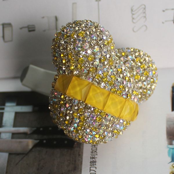 car-partment auto car air freshener outlet perfume scent car ornaments diamond air conditioning outlet perfume
car-partment auto car air freshener outlet perfume scent car ornaments diamond air conditioning outlet perfume