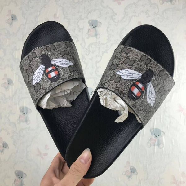 2019 Luxury Designer Mens Womens Summer Sandals Beach Slide Luxury Slippers Ladies Designer Shoes Print Leather Flowers Bee 36-46 With Box
2019 Luxury Designer Mens Womens Summer Sandals Beach Slide Luxury Slippers Ladies Designer Shoes Print Leather Flowers Bee 36-46 With Box