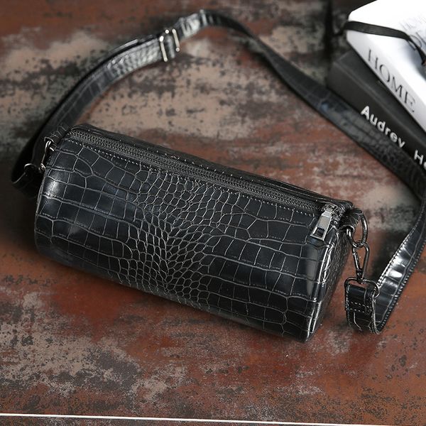 retail fashion men's and women's bags 2019 new temperament single shoulder oblique satchel
retail fashion men's and women's bags 2019 new temperament single shoulder oblique satchel