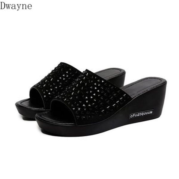 2020 new slippers women summer fashion wear muffin thick bottom word beach shoes wedge heel rhinestone sandals and slippers, Black
2020 new slippers women summer fashion wear muffin thick bottom word beach shoes wedge heel rhinestone sandals and slippers, Black
