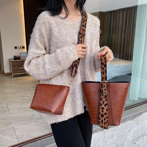 bags for women women's bags women's handbag 2019 new korean fashion shoulder single shoulder messenger bag stone bucket bag
bags for women women's bags women's handbag 2019 new korean fashion shoulder single shoulder messenger bag stone bucket bag