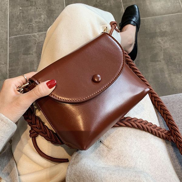 мода тканые дамы слинг сумка искусственная кожа женщины crossbody сумки маленькие женские сумки на ремне мобильный кошелек bolsa feminina co
мода тканые дамы слинг сумка искусственная кожа женщины crossbody сумки маленькие женские сумки на ремне мобильный кошелек bolsa feminina co