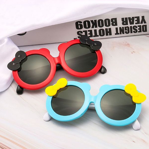 kids polarized sunglasses girls cute bow knot sun glasses silicone safety uv400, White;black
kids polarized sunglasses girls cute bow knot sun glasses silicone safety uv400, White;black