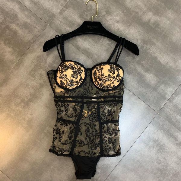 2019 summer new embroidered flower lace perspective small woman one-piece vest inside playsuit, Black;white
2019 summer new embroidered flower lace perspective small woman one-piece vest inside playsuit, Black;white