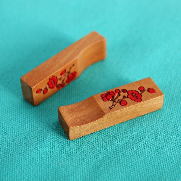 chinese style small wooden chopstick holder spoon fork rack for wedding party festival table decor
chinese style small wooden chopstick holder spoon fork rack for wedding party festival table decor