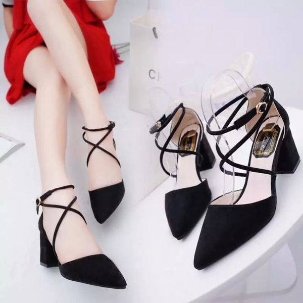 2019 korean version of the new matte face pointed high heels cross straps thick with high heels large size 9 40, Black
2019 korean version of the new matte face pointed high heels cross straps thick with high heels large size 9 40, Black