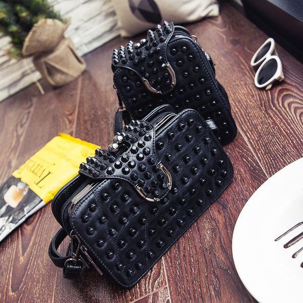 new style 2020 shoulder cross bag atmosphere women's bag cool fashion rivet small square purses
new style 2020 shoulder cross bag atmosphere women's bag cool fashion rivet small square purses