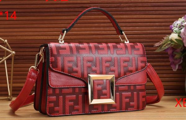 2019 hot brand designer ladies and womens shoulder bag Messenger bag shell bag fashion small crossbody handbag leather 01
2019 hot brand designer ladies and womens shoulder bag Messenger bag shell bag fashion small crossbody handbag leather 01