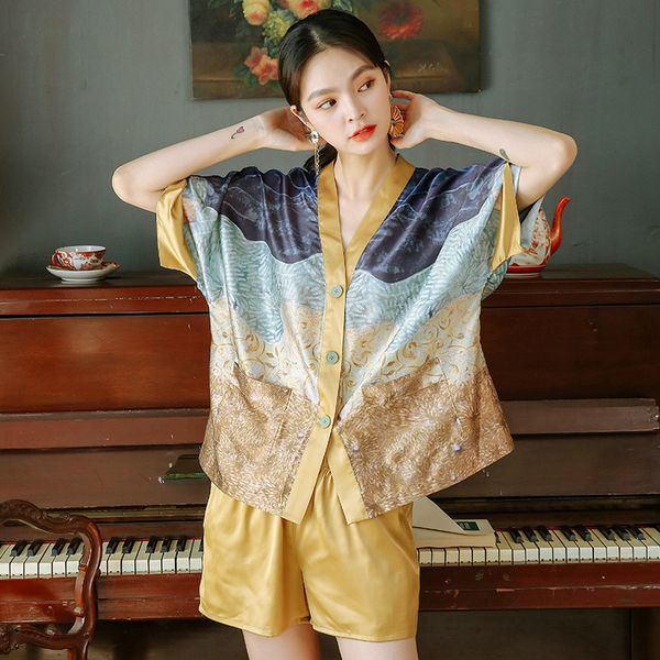 female summer thin silk-like pajamas v-neck printing pijama loose short-sleeved shorts satin sleepwear home clothes 2 piece, Black;red
female summer thin silk-like pajamas v-neck printing pijama loose short-sleeved shorts satin sleepwear home clothes 2 piece, Black;red