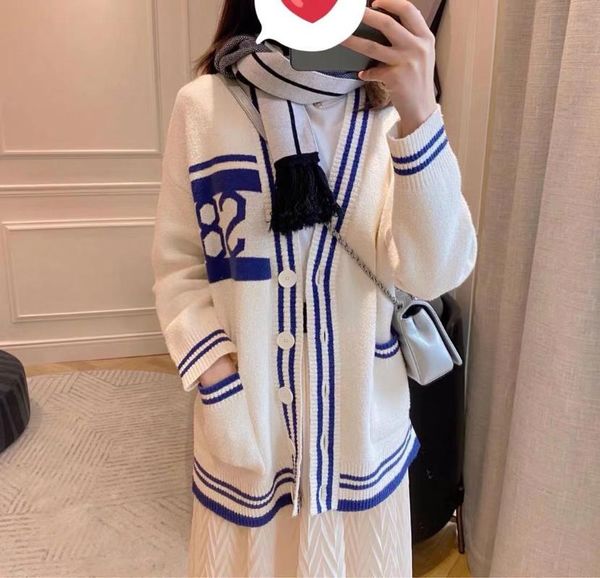 jacket women 2020 spring /summer women sweater new college style blue white v-neck long-sleeved knitted cardigan
jacket women 2020 spring /summer women sweater new college style blue white v-neck long-sleeved knitted cardigan