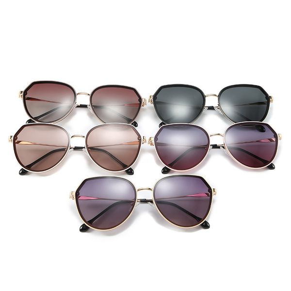 2020 new designer luxtury polygon golden frame polarized sunglasses classic brand sun glasses coating lens driving eyewear for men/women, White;black
2020 new designer luxtury polygon golden frame polarized sunglasses classic brand sun glasses coating lens driving eyewear for men/women, White;black