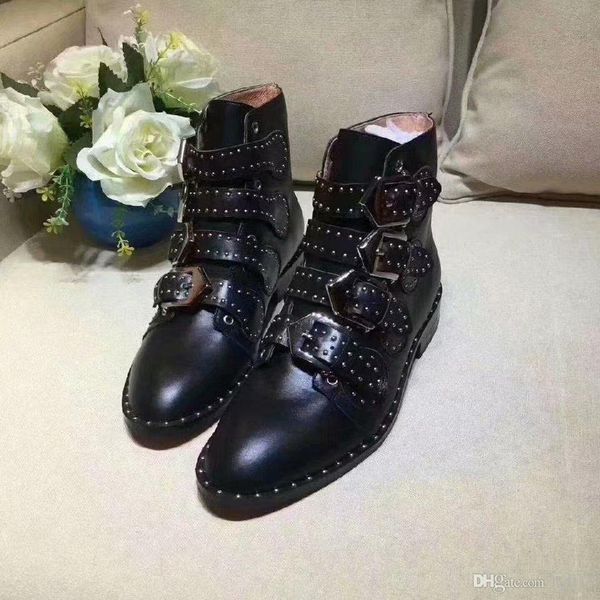2019 new martin boots female british wind students outdoor version of the wild short tube women's boots winter and autumn single boots
2019 new martin boots female british wind students outdoor version of the wild short tube women's boots winter and autumn single boots