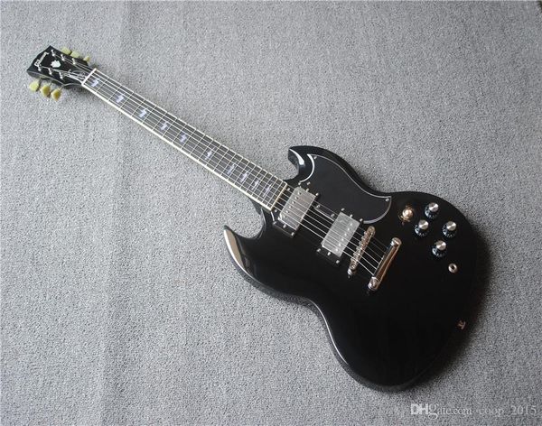 Бесплатные shippingCustom черный SG гитара Ангус Янг из ACDC с черного дерева грифе тяжелых металлов электрической гитары из красного дерева тела один кусок шеи молния
Бесплатные shippingCustom черный SG гитара Ангус Янг из ACDC с черного дерева грифе тяжелых металлов электрической гитары из красного дерева тела один кусок шеи молния