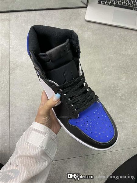 air authentic 1 high og retro game royal basketball shoes white black toe 1s men sports sneakers with box
air authentic 1 high og retro game royal basketball shoes white black toe 1s men sports sneakers with box
