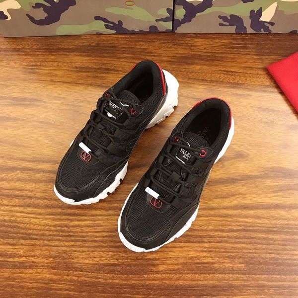 2020 thick bottom men's sneakers leather breathable basketball out hiking shoes trend wild street shoes4#
2020 thick bottom men's sneakers leather breathable basketball out hiking shoes trend wild street shoes4#