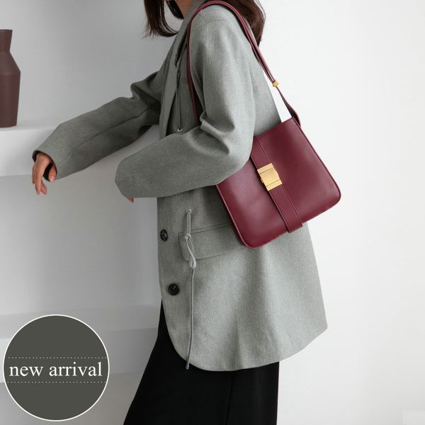2020 wide strap flap bags split leather shoulder bag for female solid crossbody bags simple cowhide bag for women
2020 wide strap flap bags split leather shoulder bag for female solid crossbody bags simple cowhide bag for women