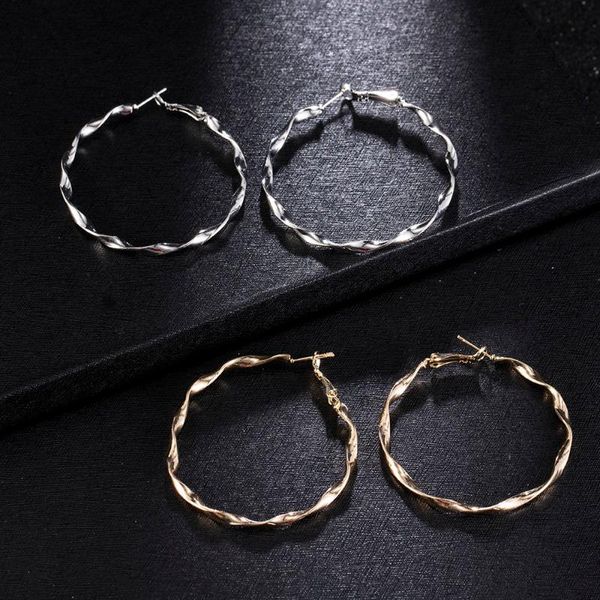 2020 new hoop earrings for women exaggerates circle ear rings earrings fashion europe nightclub jewelry, Golden;silver
2020 new hoop earrings for women exaggerates circle ear rings earrings fashion europe nightclub jewelry, Golden;silver