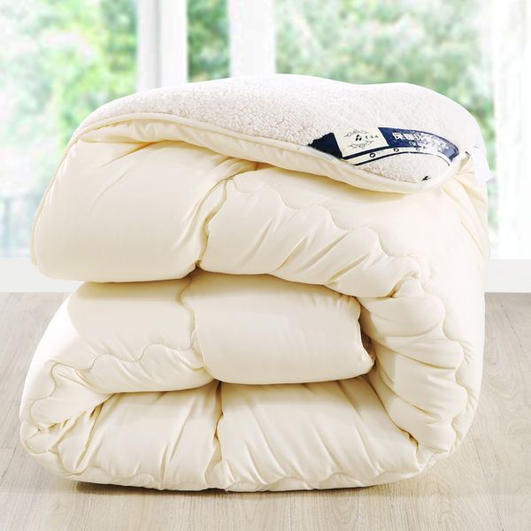 camelhair warm winter wool quilt thicken comforter/duvet/blanket lamb down fabric filling king queen size single double cashmere
camelhair warm winter wool quilt thicken comforter/duvet/blanket lamb down fabric filling king queen size single double cashmere
