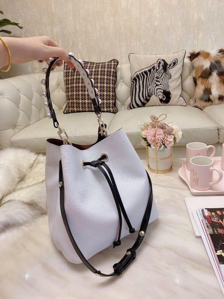 2019 women's fashion bucket bag genuine leather shoulder bag classic design crossbody bags lady handbags more colors
2019 women's fashion bucket bag genuine leather shoulder bag classic design crossbody bags lady handbags more colors