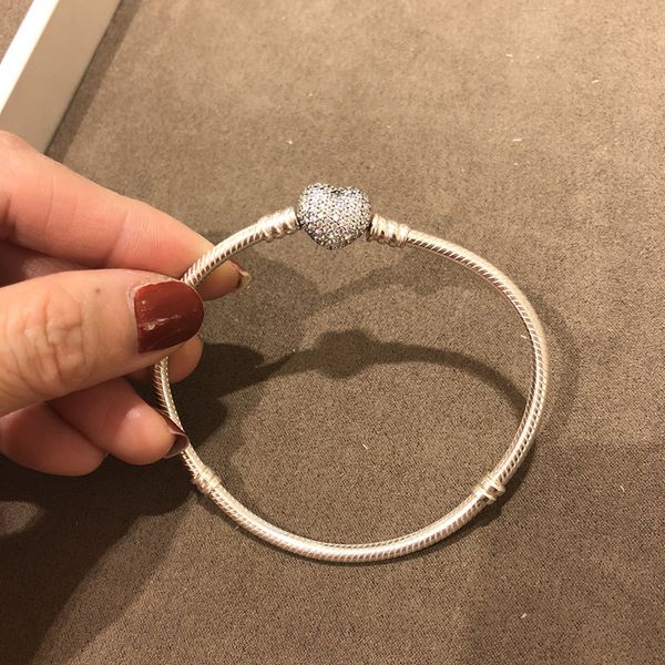 модные дизайнерские ювелирные изделия женские весенние коллекции 925 бусин оригинальный браслет charrn женские серебряные браслеты сущность, Golden;silver
модные дизайнерские ювелирные изделия женские весенние коллекции 925 бусин оригинальный браслет charrn женские серебряные браслеты сущность, Golden;silver