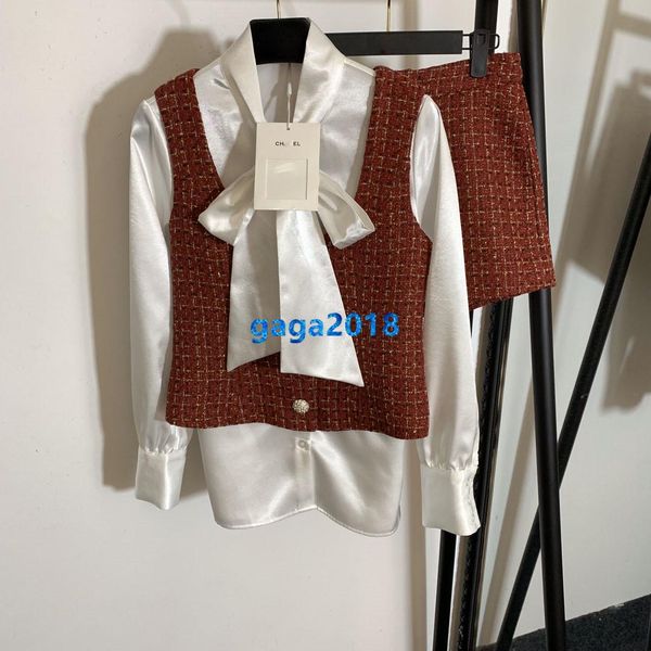 high end women girls set люрекс твидовый жилет бомбер куртка кристалл пуговицы рубашка с длинным рукавом a-line короткая юбка модный дизайн, White
high end women girls set люрекс твидовый жилет бомбер куртка кристалл пуговицы рубашка с длинным рукавом a-line короткая юбка модный дизайн, White