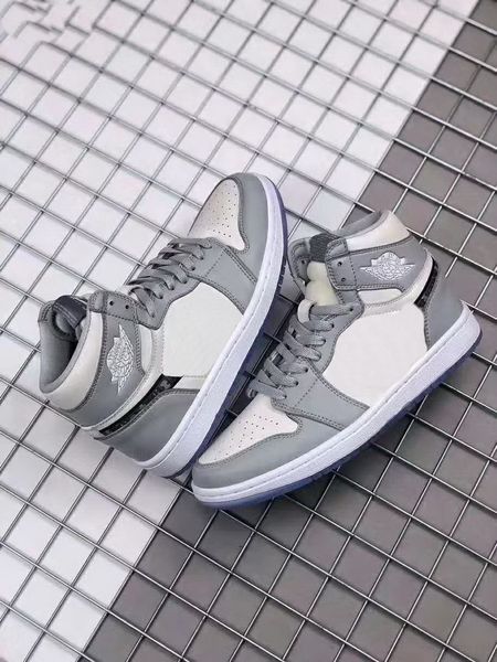2020 high og 1s basketball shoes men women des chaussures white grey black trainers outdoor sports sneakers size 36-45
2020 high og 1s basketball shoes men women des chaussures white grey black trainers outdoor sports sneakers size 36-45