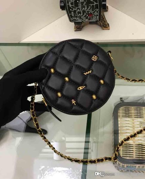 new fashion luxury designer woman handbag cross body bags shoulder genuine leather tote purse bags mini round metal badge pack
new fashion luxury designer woman handbag cross body bags shoulder genuine leather tote purse bags mini round metal badge pack
