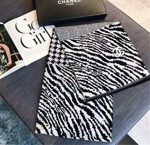 2020 new brand high-end fashion designer four seasons scarf luxury shawl scarf long neck travel beach scarf trend w10, Blue;gray
2020 new brand high-end fashion designer four seasons scarf luxury shawl scarf long neck travel beach scarf trend w10, Blue;gray