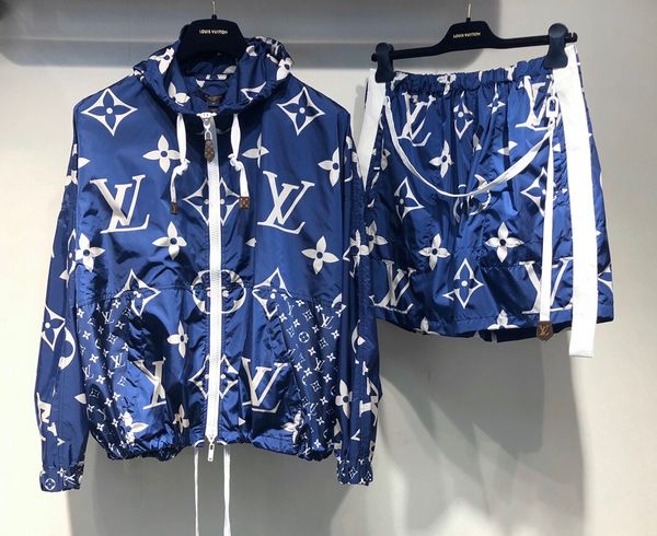 20SS роскошные куртки и шорты Повседневный Street Мужчины Женщины Пара жаркое лето качество плавание верхней одежды
20SS роскошные куртки и шорты Повседневный Street Мужчины Женщины Пара жаркое лето качество плавание верхней одежды