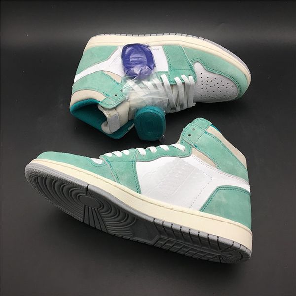 turbo green basketball shoes 1s upper suede lake green white 2019 designer mens athletic trainers sneakers with purple shoelace
turbo green basketball shoes 1s upper suede lake green white 2019 designer mens athletic trainers sneakers with purple shoelace