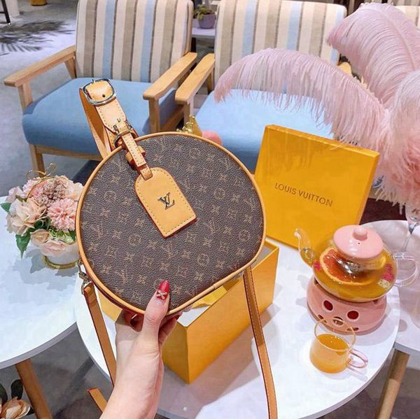 new leather women good quality messenger shoulder bag women fashion chain leather shoulder handbag cross body -0807, Black
new leather women good quality messenger shoulder bag women fashion chain leather shoulder handbag cross body -0807, Black