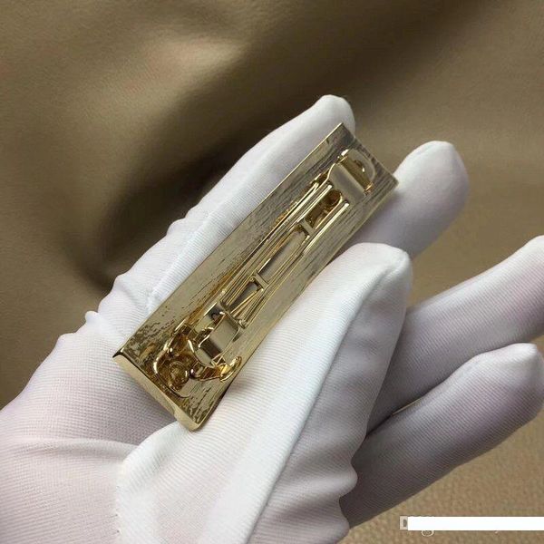fashionable golden hair clip letter rectangle hairpin lady press clamp with stamp luxurious jewelry, Golden;silver
fashionable golden hair clip letter rectangle hairpin lady press clamp with stamp luxurious jewelry, Golden;silver