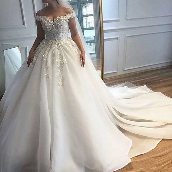 2019 lace ball gown wedding dresses vintage off the shoulder 3d floral appliqued bridal gowns chapel train vestidos de festa, White
2019 lace ball gown wedding dresses vintage off the shoulder 3d floral appliqued bridal gowns chapel train vestidos de festa, White