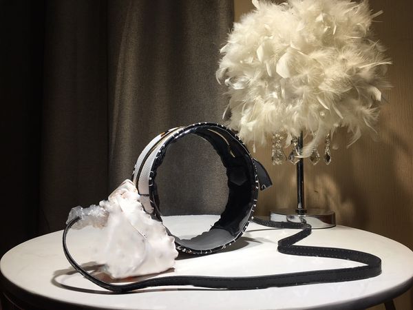 2019 brand fashion luxury designer woman bags designer luxury handbags purses fashion transparent round shoulder bag black-white color cow
2019 brand fashion luxury designer woman bags designer luxury handbags purses fashion transparent round shoulder bag black-white color cow