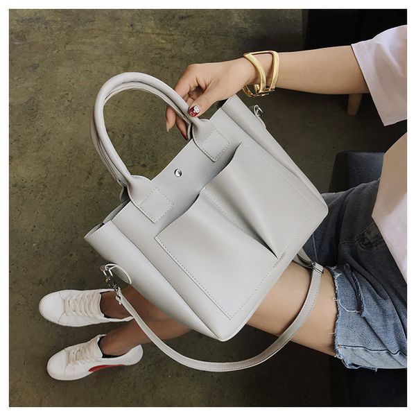 2020 new summer simple large-capacity handbag fashion pu female bag casual shoulder bag ladies 
2020 new summer simple large-capacity handbag fashion pu female bag casual shoulder bag ladies