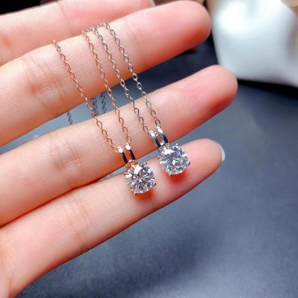 2020 new pouring moisanite gemstone necklace women silver necklace jewelry 925 sterling silver birthday gift new year memento
2020 new pouring moisanite gemstone necklace women silver necklace jewelry 925 sterling silver birthday gift new year memento