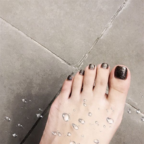 24pcs dark silver glitter fake toenail tablets stickers short square false summer diy nail with nail glue patch nails art tools, Red;gold
24pcs dark silver glitter fake toenail tablets stickers short square false summer diy nail with nail glue patch nails art tools, Red;gold