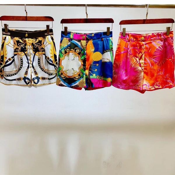 luxury high-end summer vintage shorts women 2020 new fashion beach style ethnic printing short shorts, White;black
luxury high-end summer vintage shorts women 2020 new fashion beach style ethnic printing short shorts, White;black