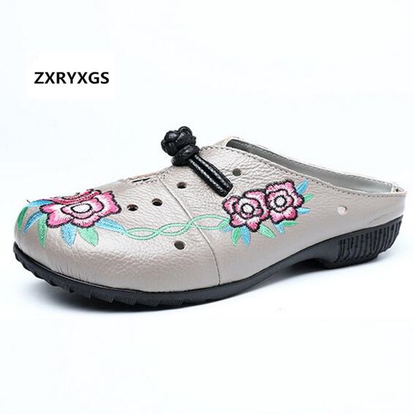 2019 embroidered hollow summer leather slippers women sandals round head retro flat slipper mother shoes fashion sandals, Black
2019 embroidered hollow summer leather slippers women sandals round head retro flat slipper mother shoes fashion sandals, Black